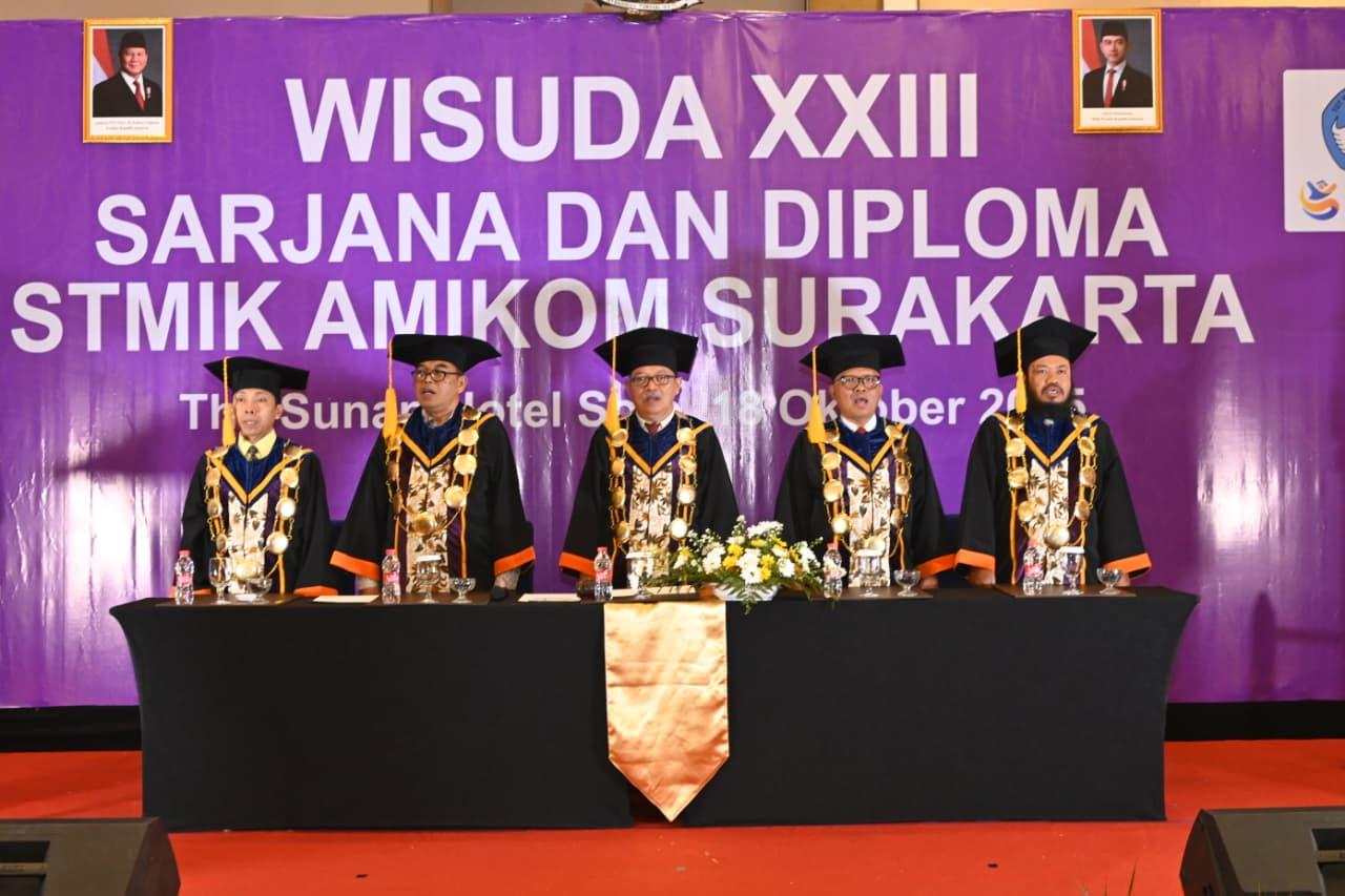 Sidang Senat Wisuda XXIII STMIK AMIKOM Surakarta